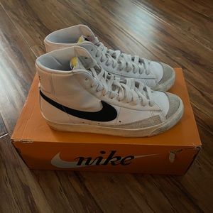 Nike Blazer Mid ‘77